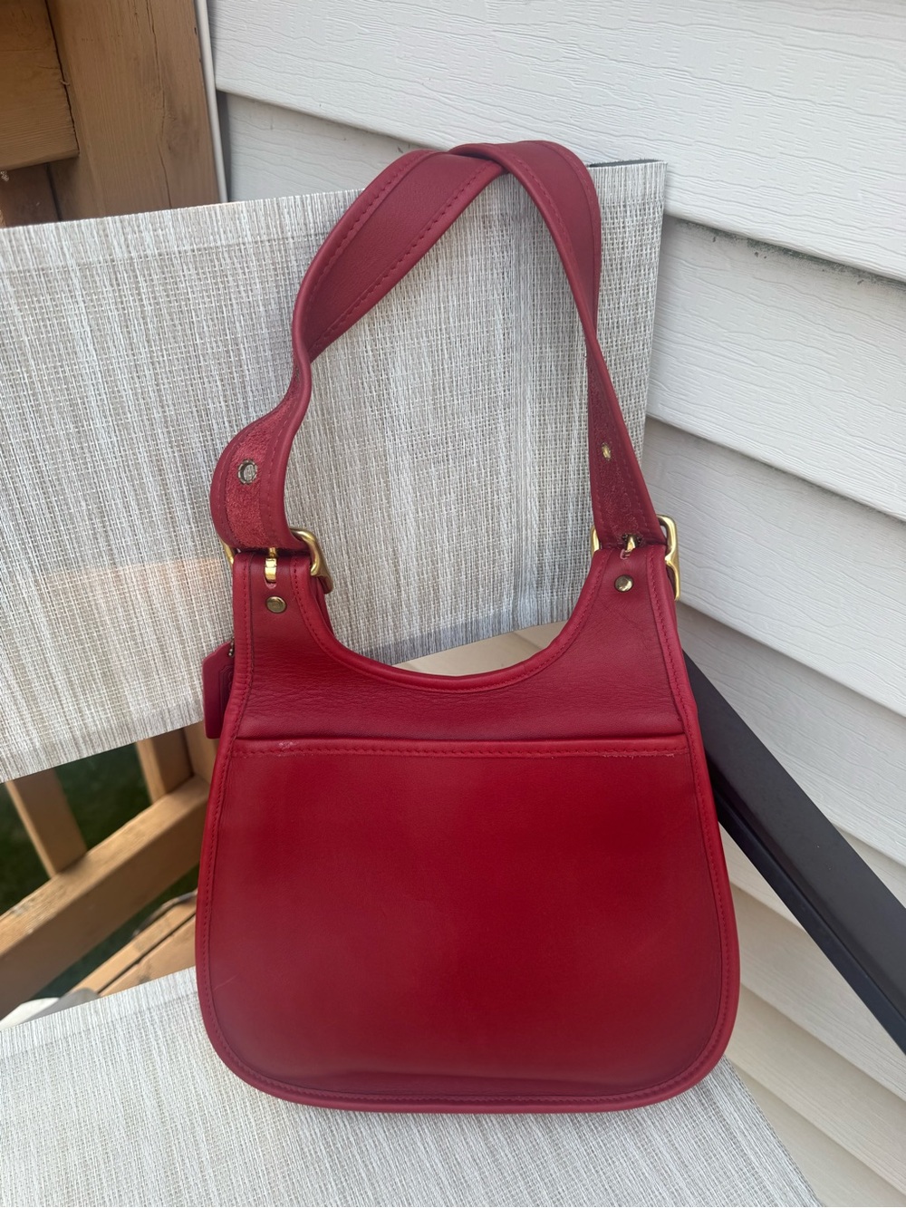 Vintage Coach Berkeley 9988 Red Leather Saddle Bag Brass Hardware Crossbody 90s - Picture 4 of 16